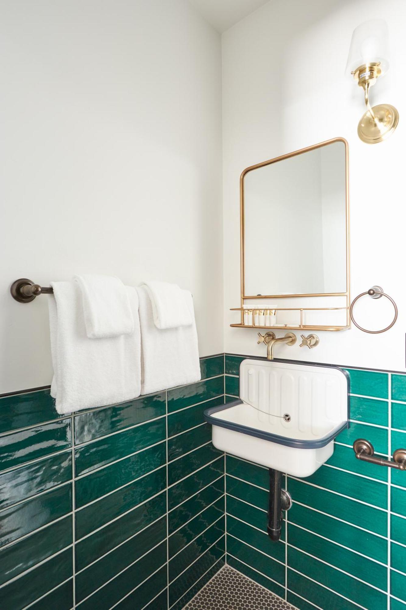 The Davis Downtown San Diego Chambre photo