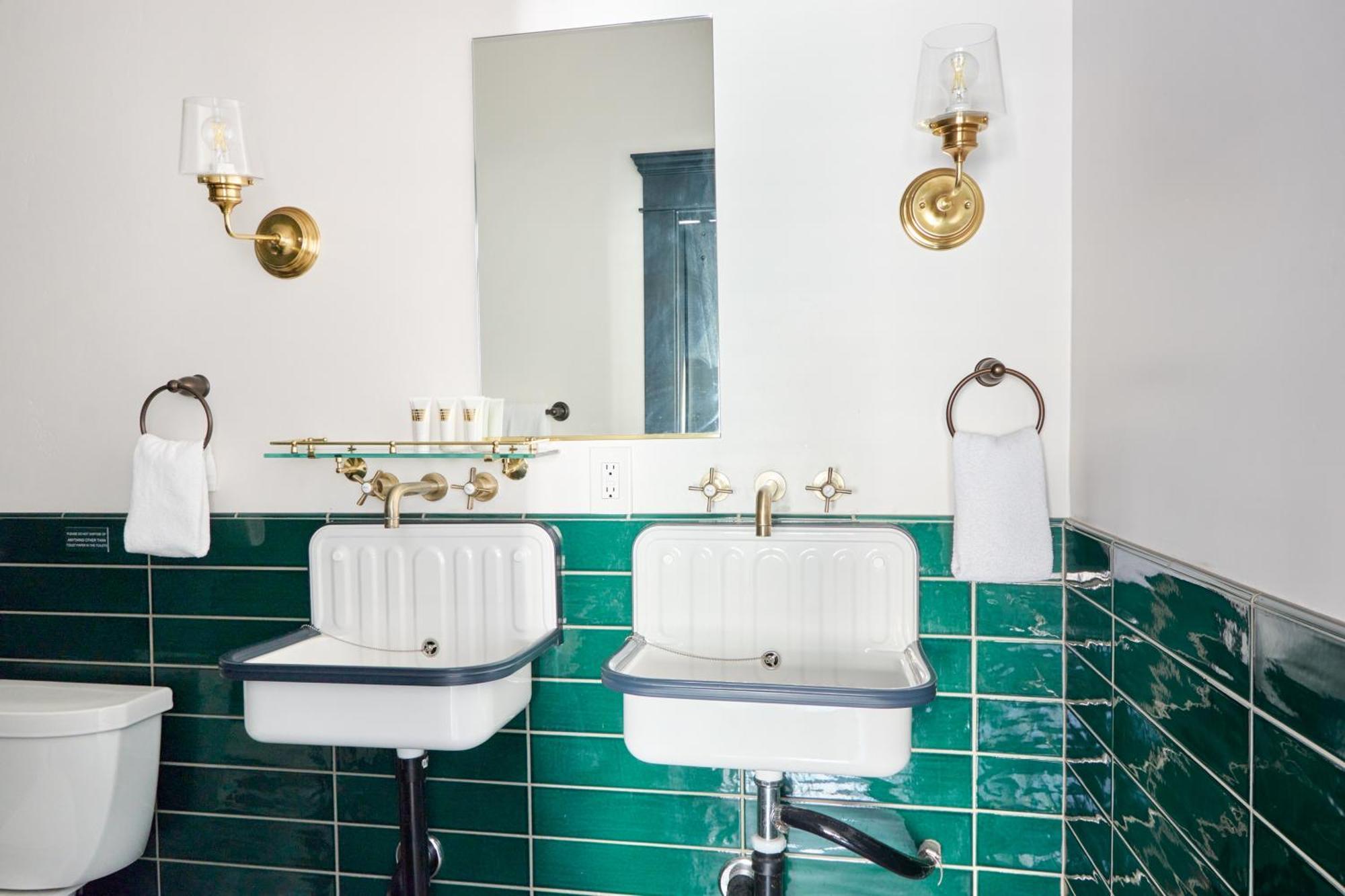 The Davis Downtown San Diego Chambre photo